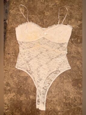 Francesca's Collections White Lace Teddy Bodysuit - Large